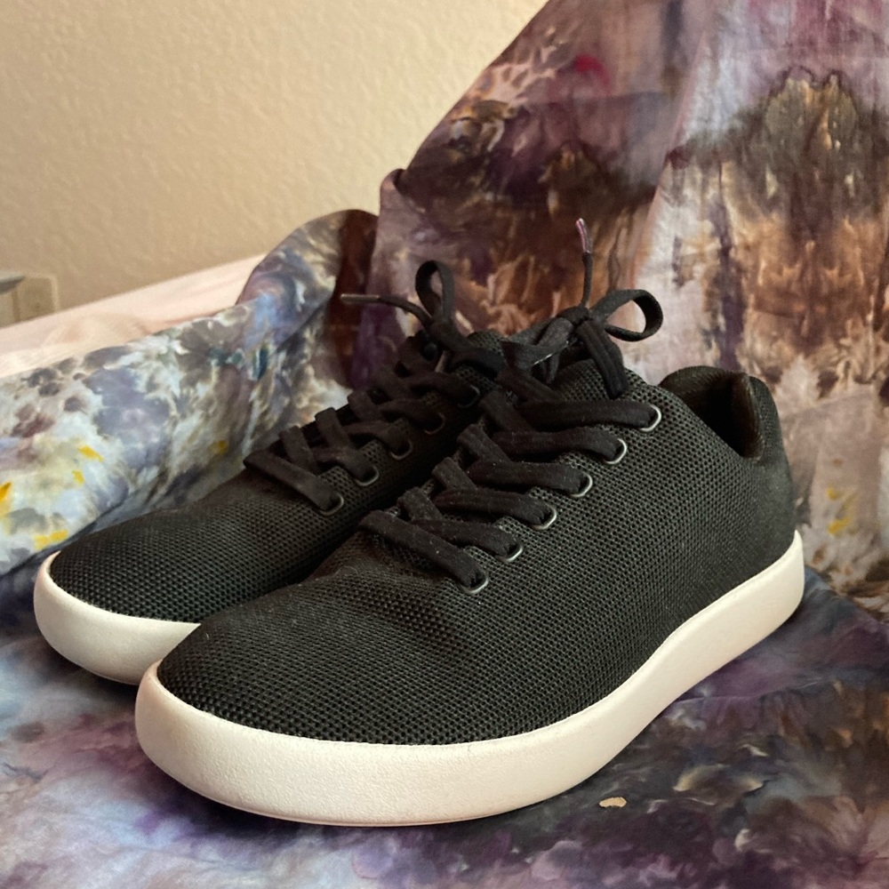 Atoms comfort sneaker NEW with box